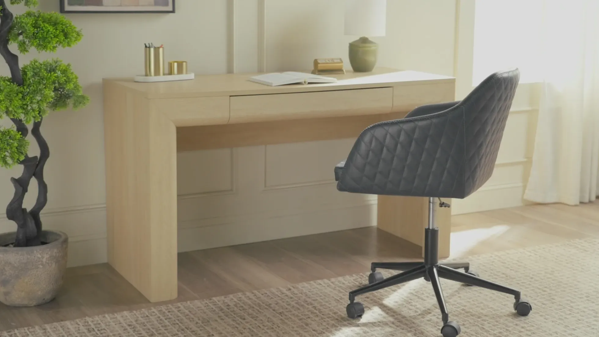 Amira Modern Curve Writing Desk