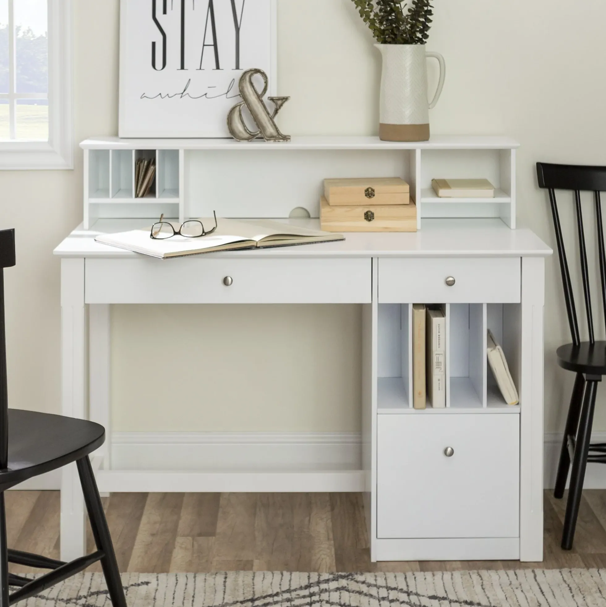 Clara Desk with Hutch
