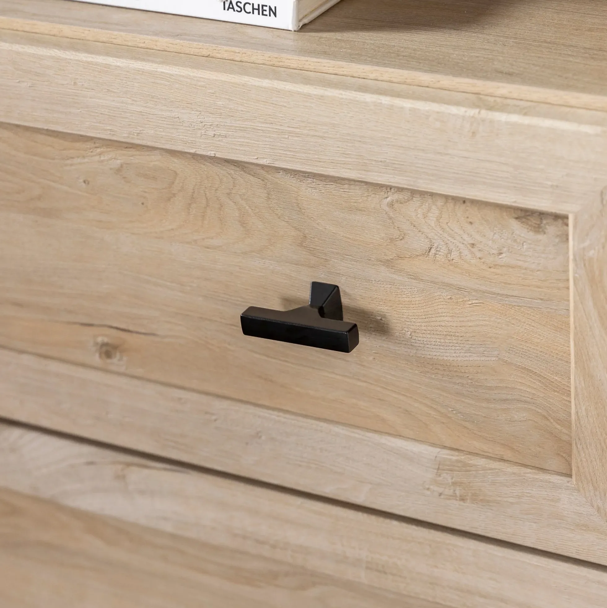 Clyde Classic 2-Drawer Nightstand / Side Table