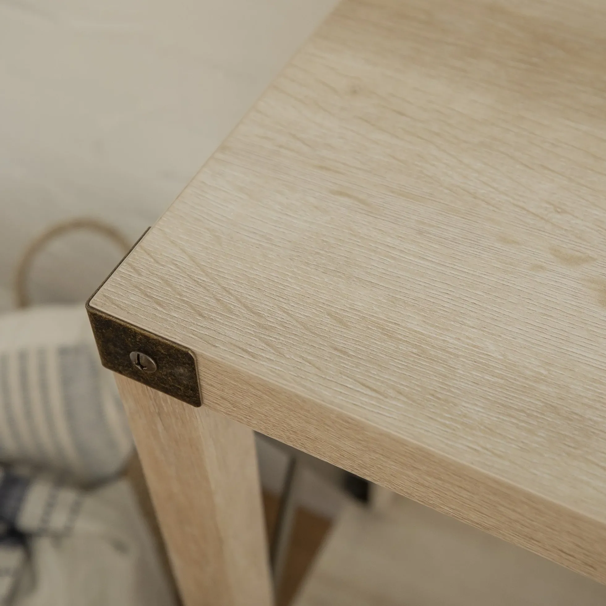 Metal X Entry Table