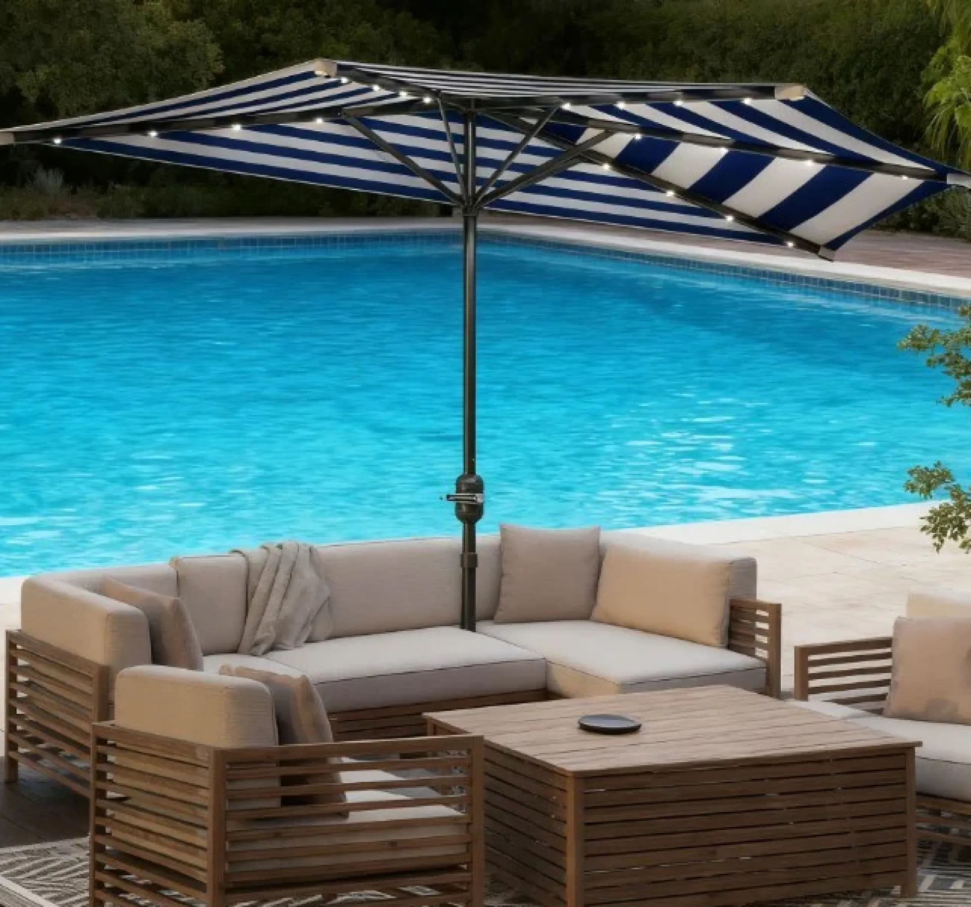 Patio Umbrella with Crank Handle & UPF 30+ Sun Protection