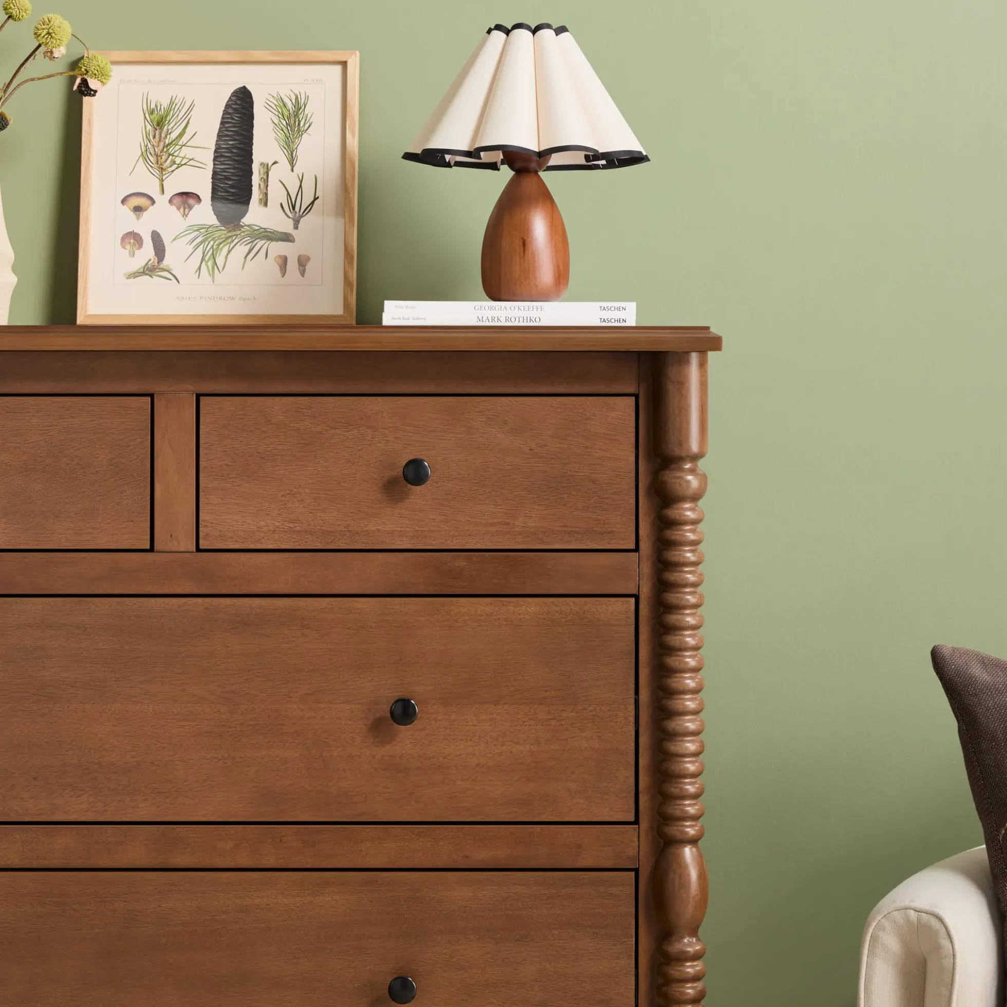 Traditional Vivienne 5-Drawer Easy Assembly Solid Wood Dresser