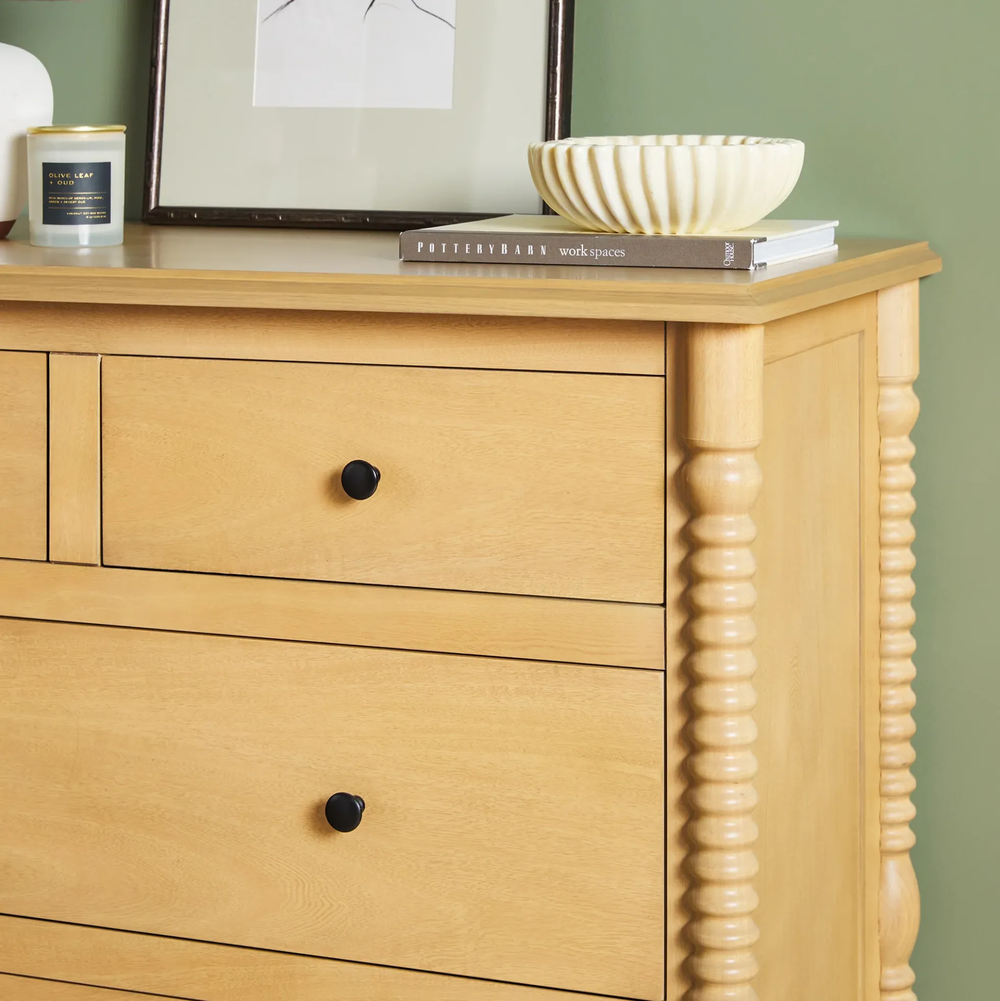 Traditional Vivienne 5-Drawer Easy Assembly Solid Wood Dresser