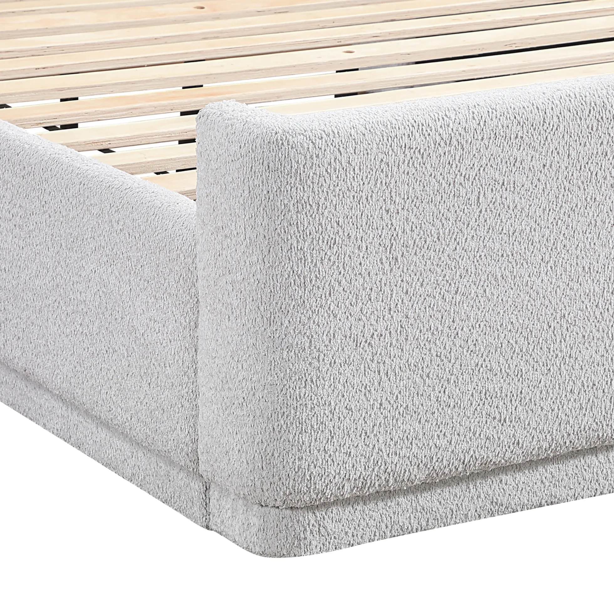 Walker Edison | Elegant Wingback Headboard Queen Platform Bed