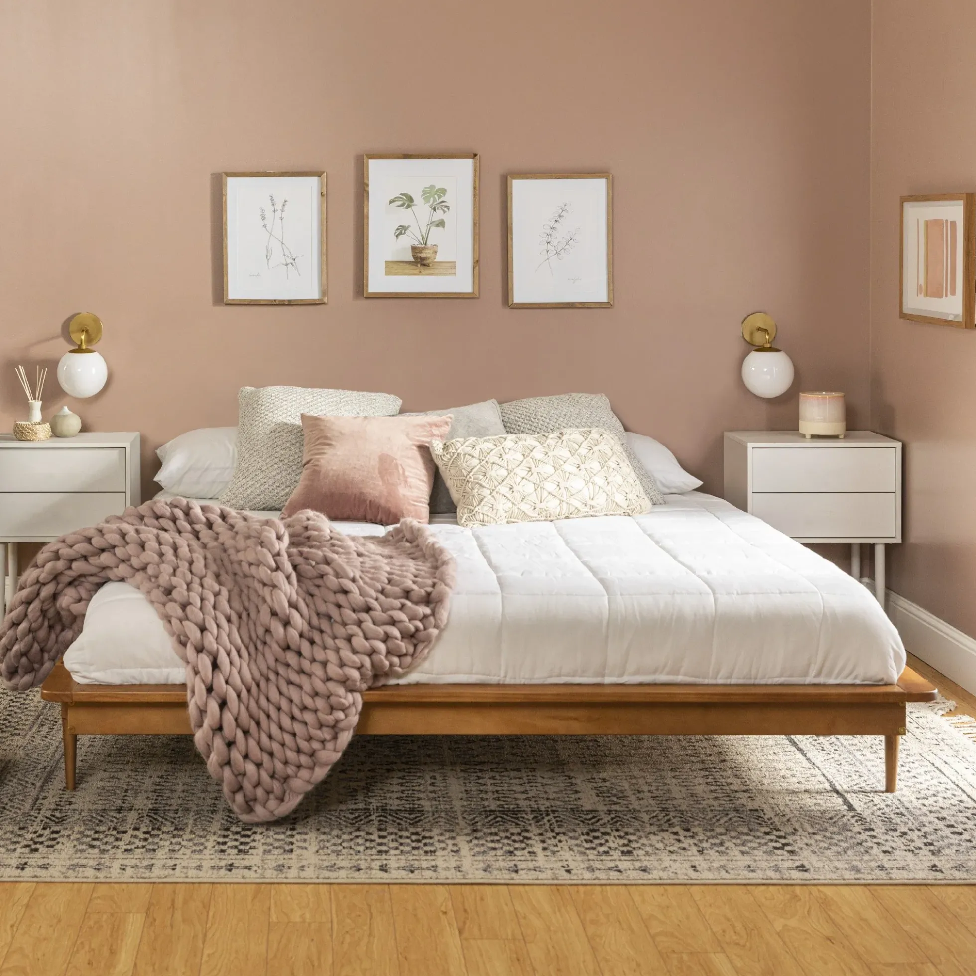 Walker Edison Spindle King Mid-Century Solid Wood Platform Bed