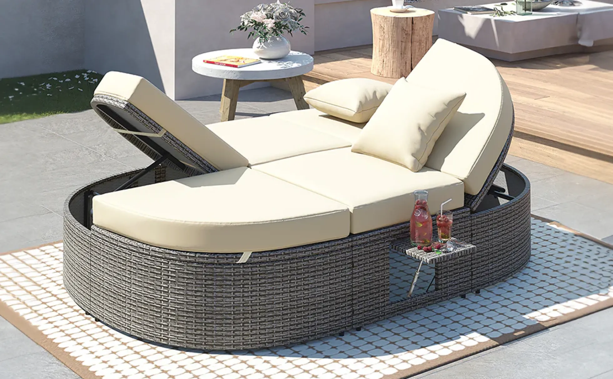 Wicker Outdoor Sun Bed Patio 2-Person Daybed with Cushions and Pillows